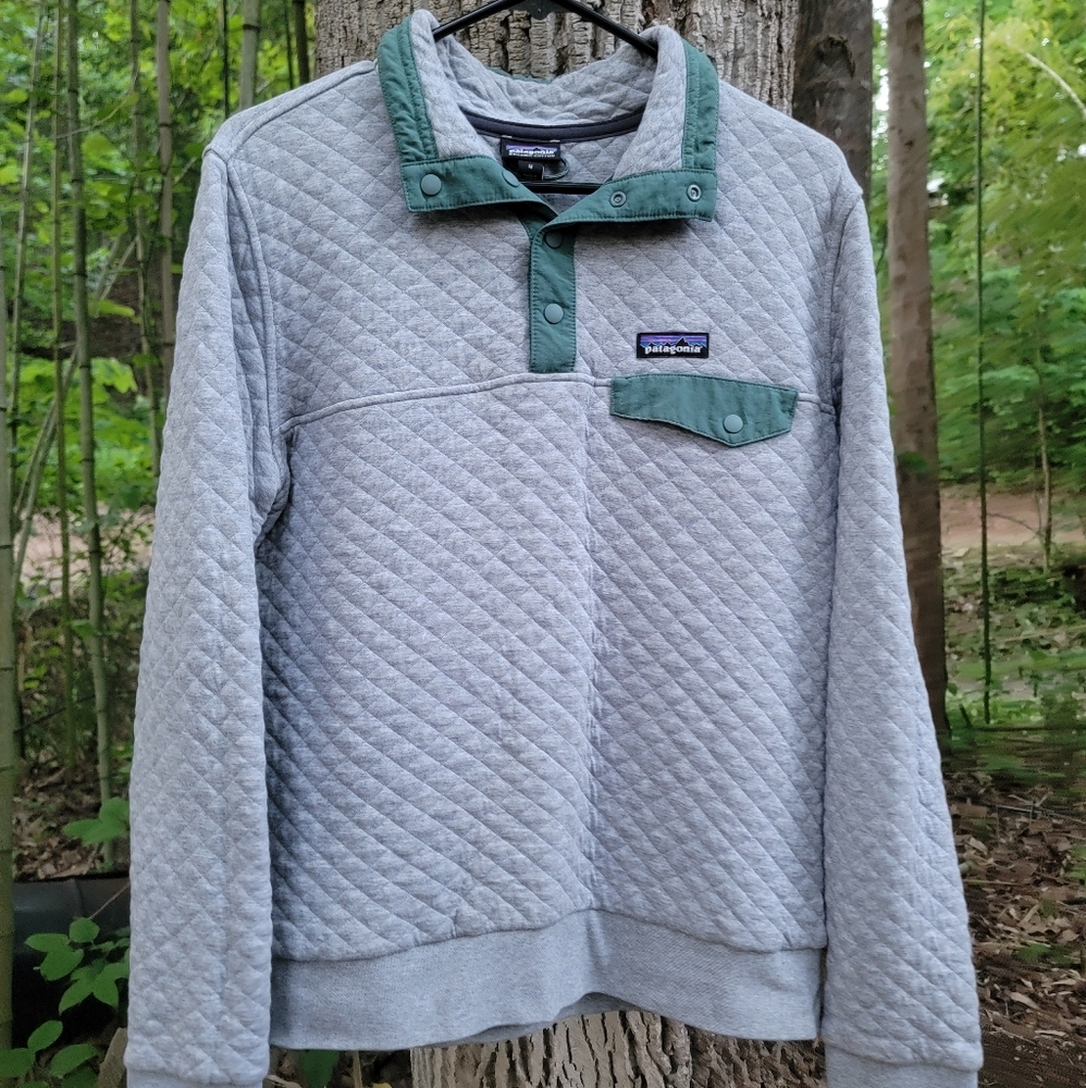 Patagonia Gray and Green Quilted Sweatshirt